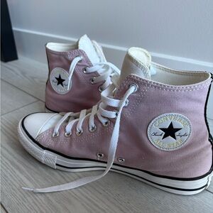 Converse High Top Chuck Taylors - Sneakers - Pinkish Purple and White